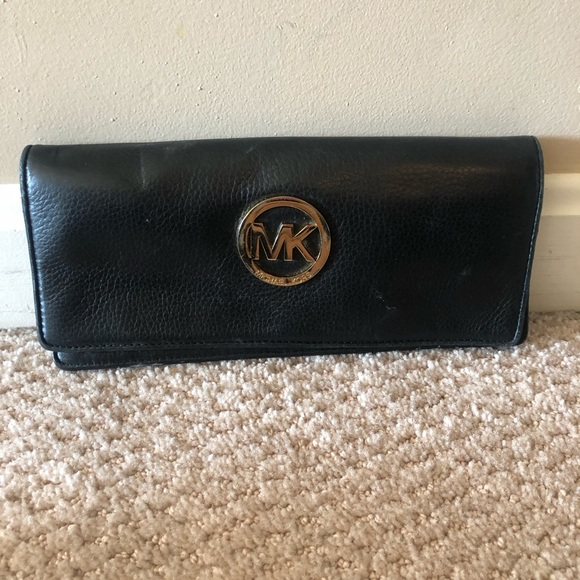 Michael Kors authentic Wallet/clutch - Picture 1 of 3